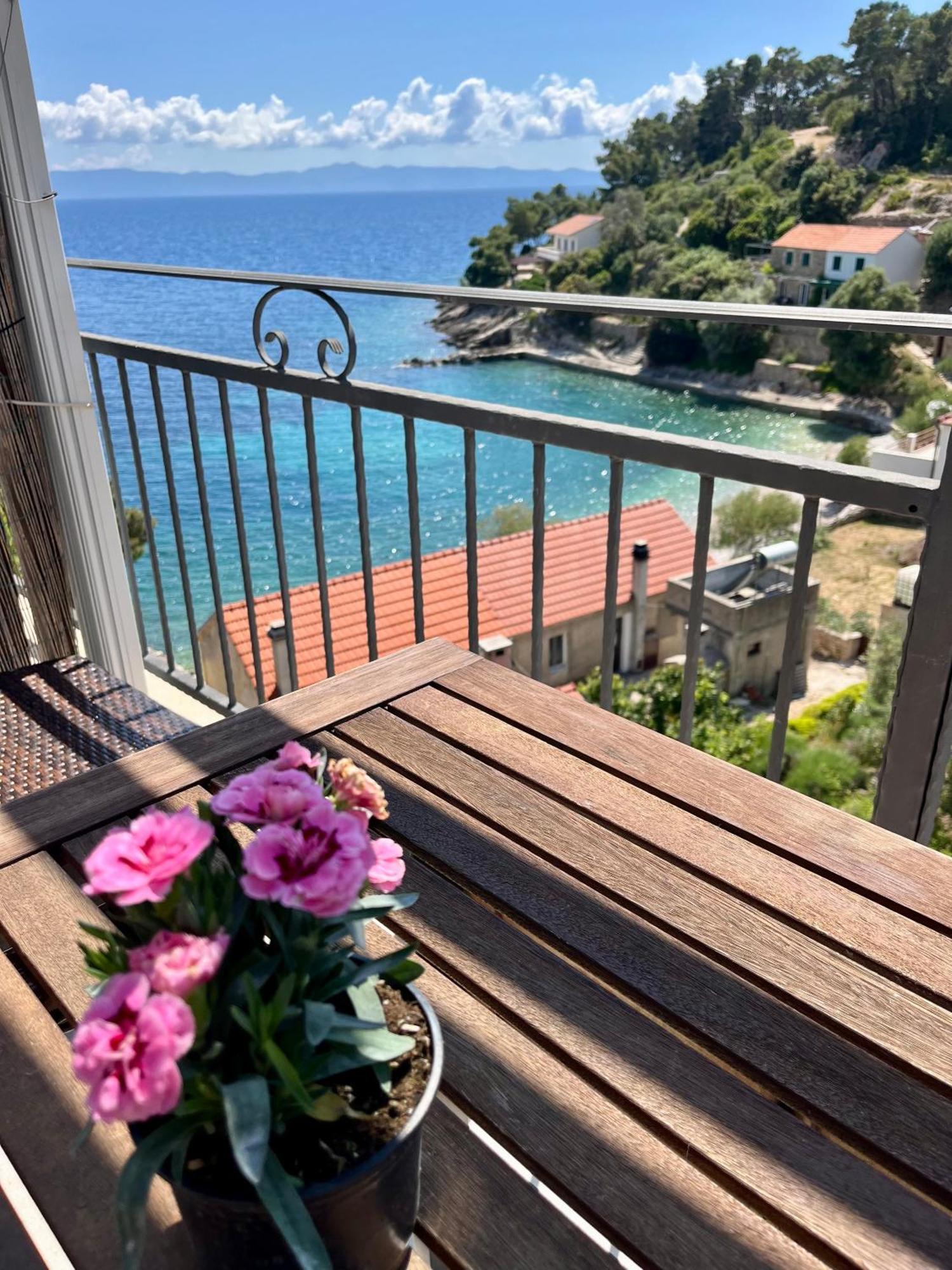 Paradise Apartments - Robinson Getaway Gdinj 外观 照片