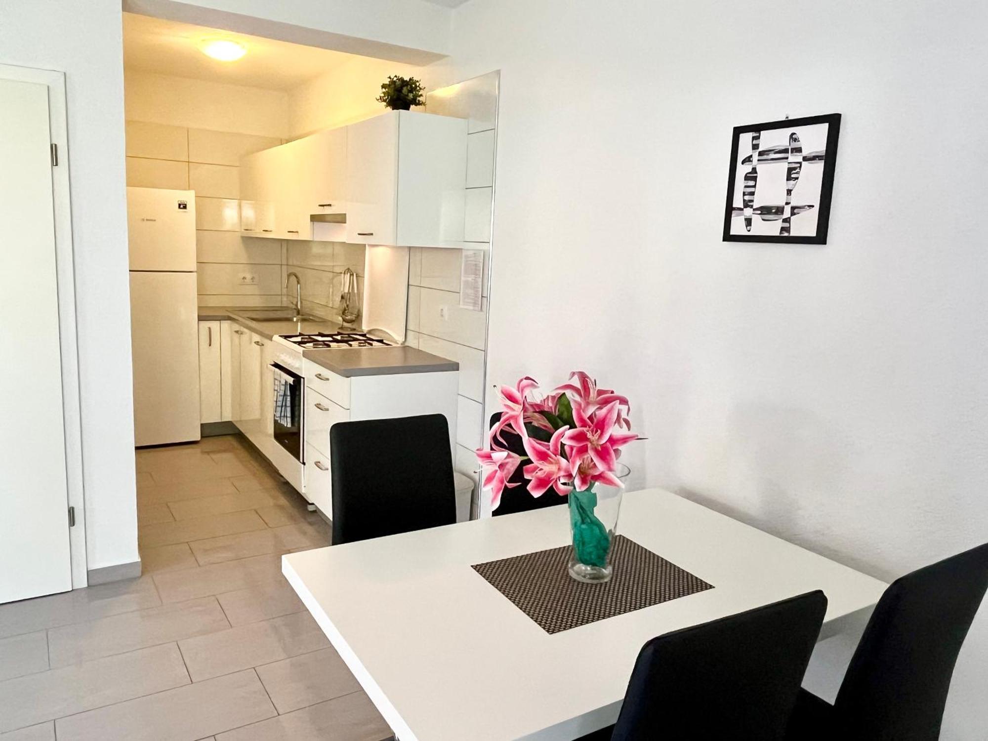 Paradise Apartments - Robinson Getaway Gdinj 外观 照片