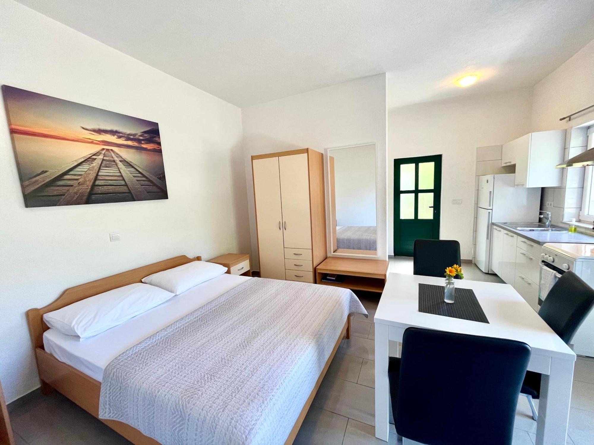 Paradise Apartments - Robinson Getaway Gdinj 外观 照片