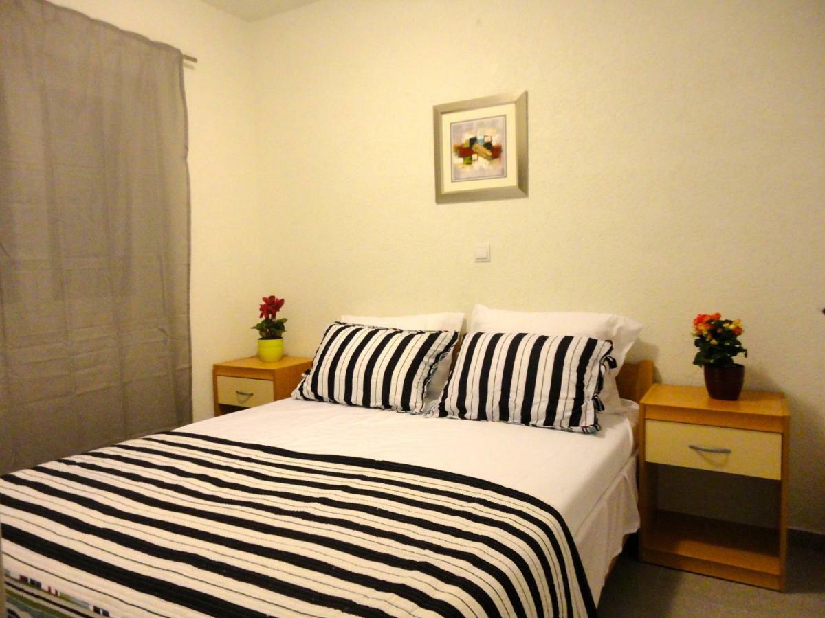 Paradise Apartments - Robinson Getaway Gdinj 外观 照片