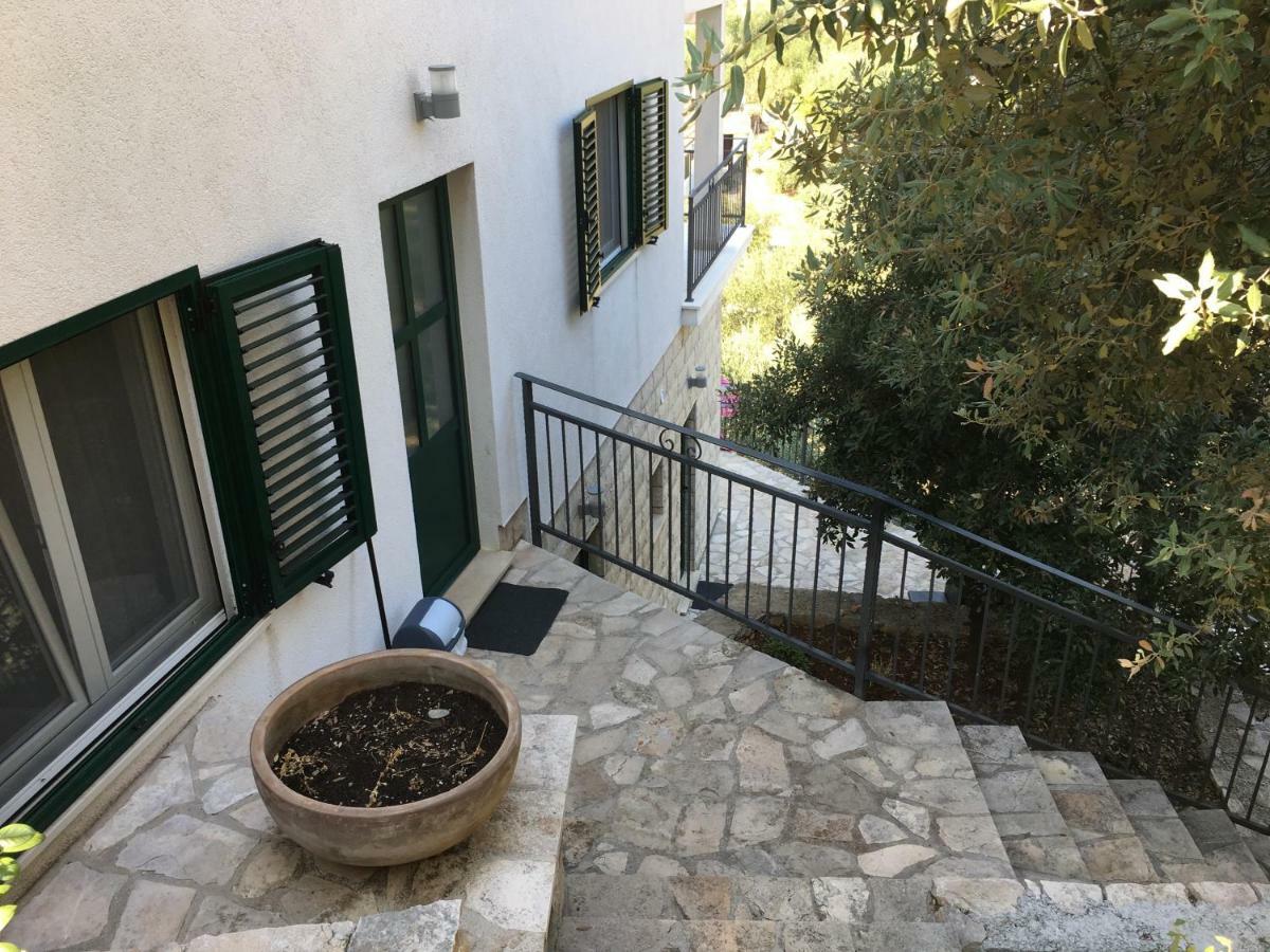 Paradise Apartments - Robinson Getaway Gdinj 外观 照片